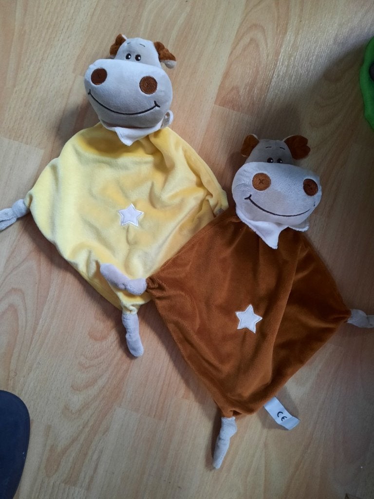 Kruidvat Evora koe/nijlpaard knuffel doek bruin of geel met, Overige merken, Overige karakters, Met geluid, Overige typen