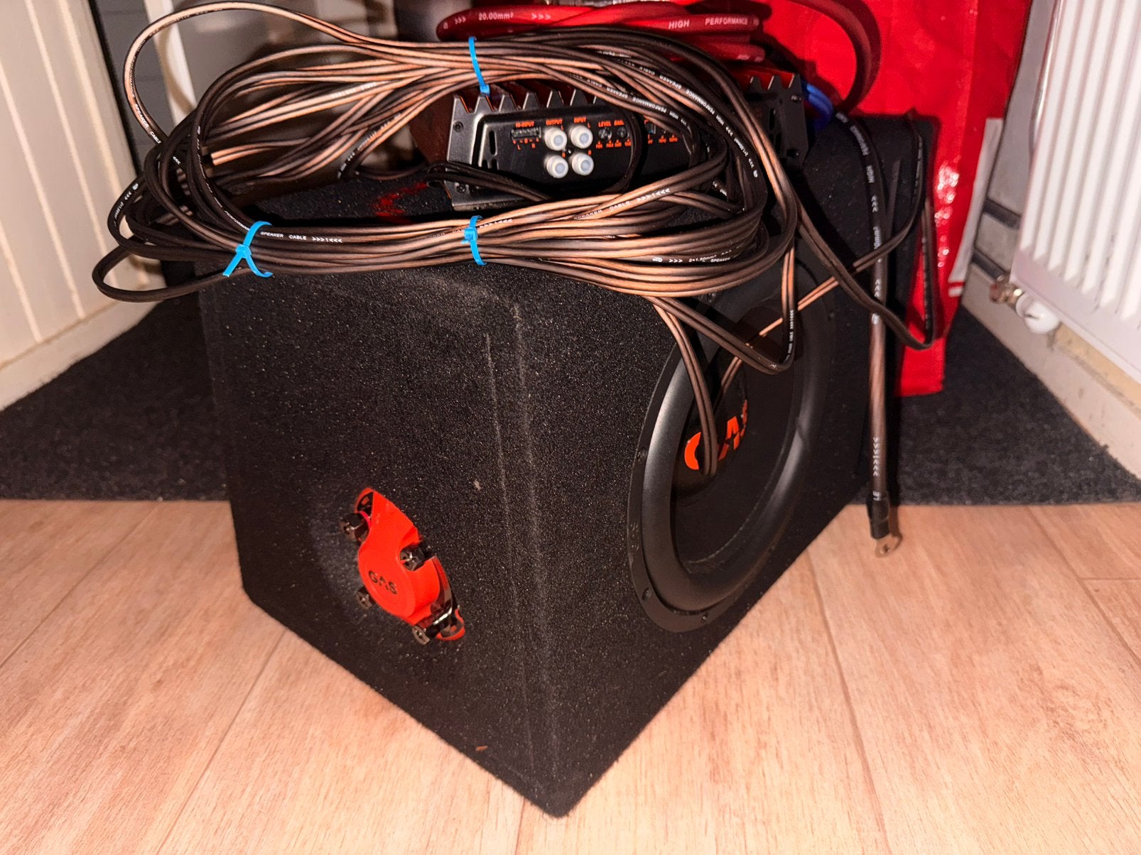 GAS MAD B2-110 Subwoofer + A1-500.1D Monoblock + Kabelset, Ophalen, Zo goed als nieuw