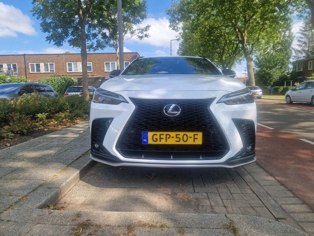 Lexus NX 450h sport+ Hybrid 306pk AWD CVT 2023 Wit, Auto's, Automaat, Zwart, 4 cilinders, 2487 cc