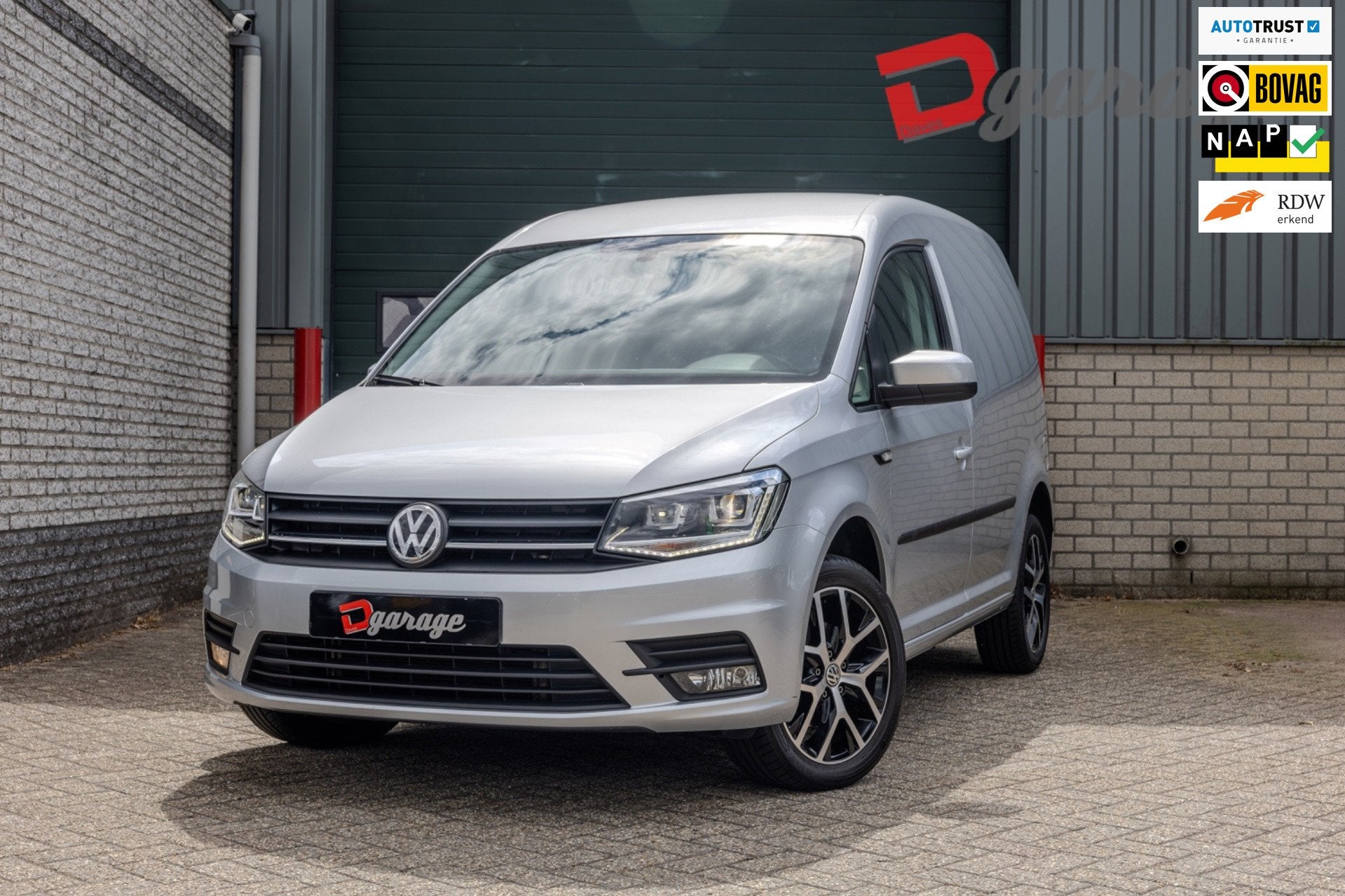 Volkswagen Caddy 2.0 TDI L1H1 BMT C-Edition, Stof, Gebruikt, 4 cilinders, Volkswagen