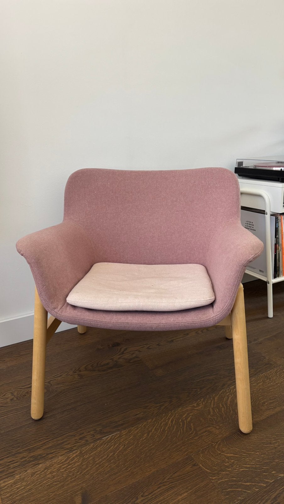 IKEA VEDBO fauteuil – Gunnared oudroze, Huis en Inrichting, Ophalen, Zo goed als nieuw, 75 tot 100 cm, 50 tot 75 cm