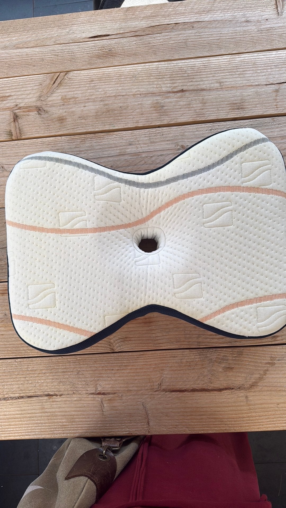 M line athletic pillow, Ophalen of Verzenden, Gebruikt