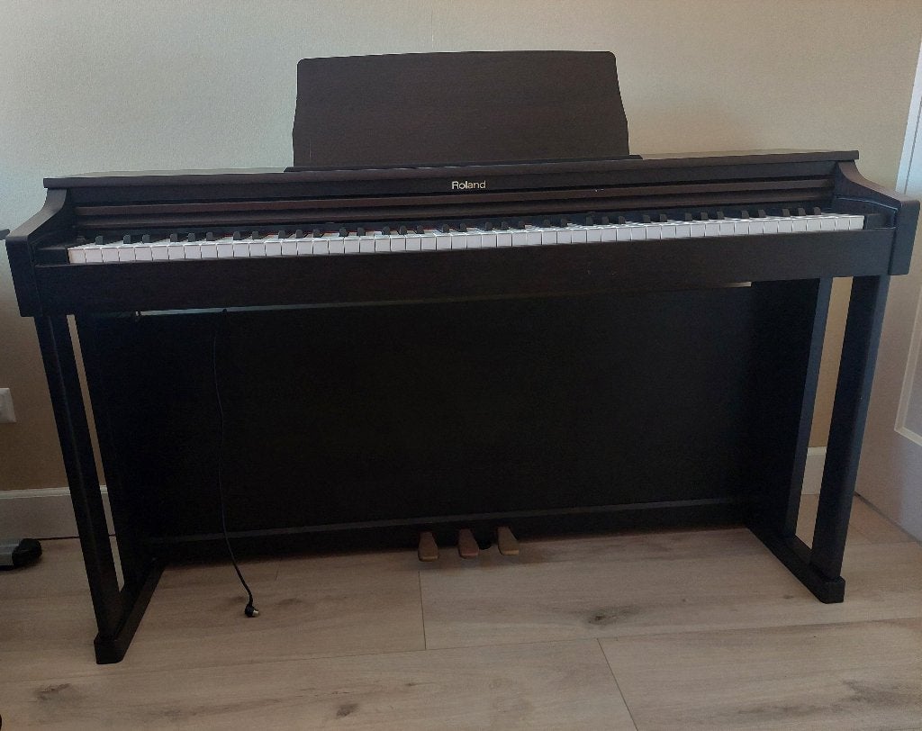 Roland HP201 digitale piano, Muziek en Instrumenten, Piano's, Ophalen, Gebruikt, Bruin, Digitaal