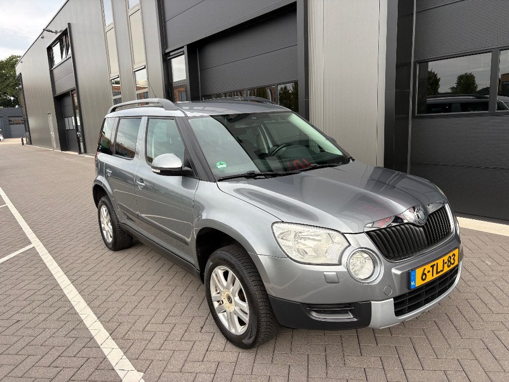 Skoda Yeti 1.2TSI 77KW H6 2010 Grijs airco trekhaak, Auto's, Voorwielaandrijving, Euro 5, Zwart, 4 cilinders