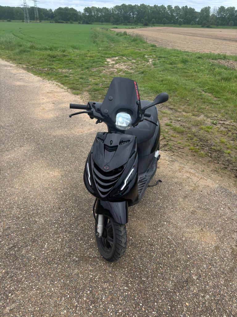 piaggio zip 4t, Fietsen en Brommers, Scooters | Piaggio, Ophalen, Maximaal 45 km/u, Zip, Zo goed als nieuw