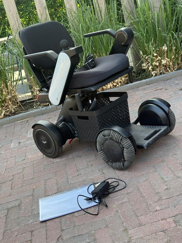 Mooie Whill C2 elektrische rolstoel. Nieuwe accu, garantie!, Ophalen of Verzenden, Inklapbaar, Zo goed als nieuw, Elektrische rolstoel