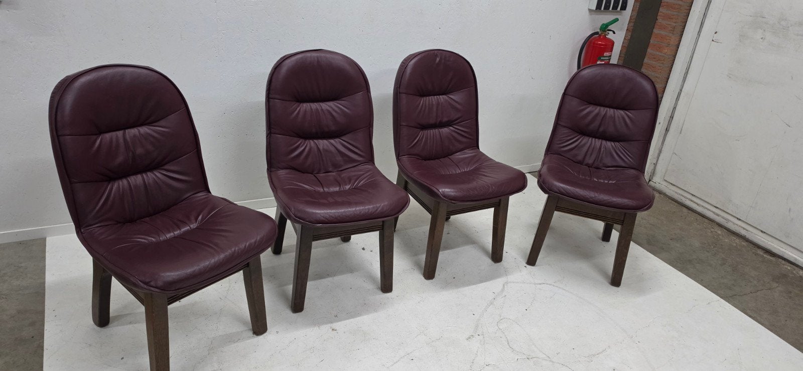 luxe leren robuuste stoelen ., Huis en Inrichting, Bruin, Leer, Ophalen of Verzenden, Zo goed als nieuw