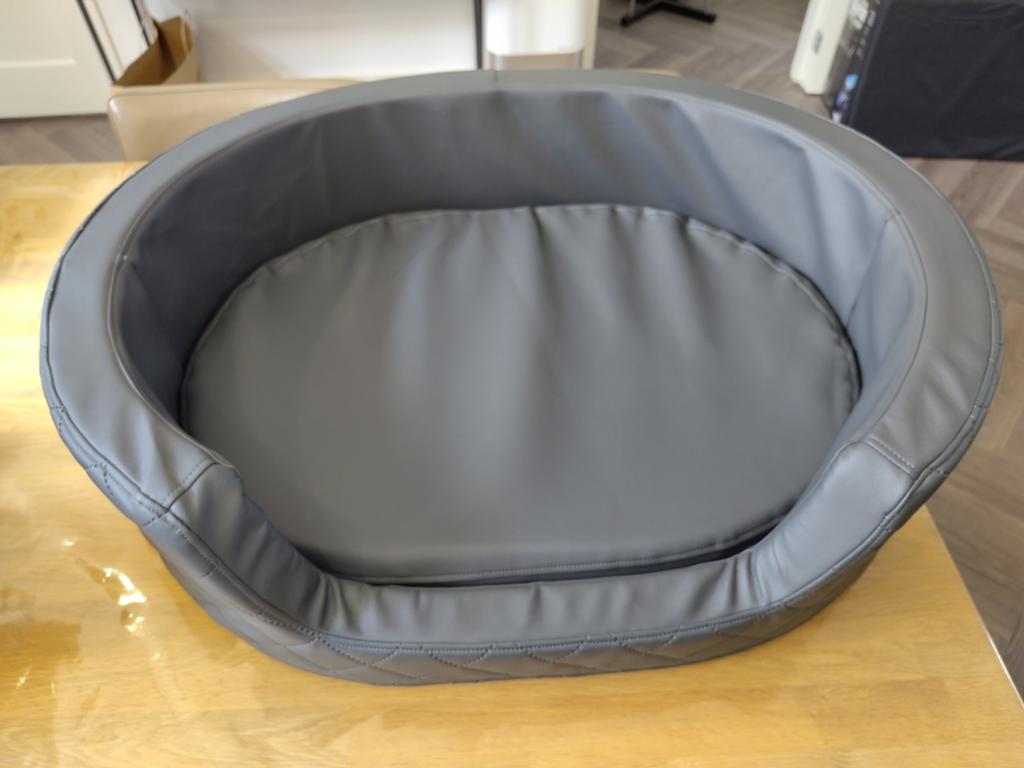 New (Orthopedic) Dog Bed Solatium Deluxe Faux Leather., Ophalen of Verzenden, Nieuw, Leer