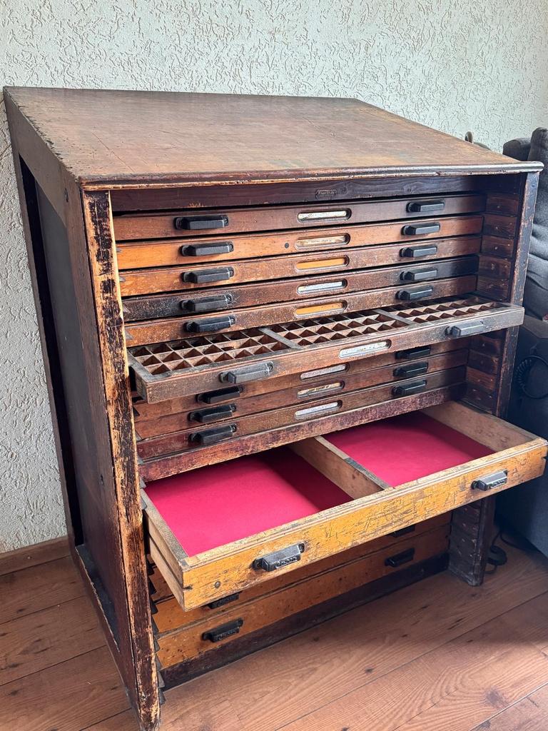 Antieke letterkast / drukkerijkast - P. Van Dijk Amsterdam, Ophalen