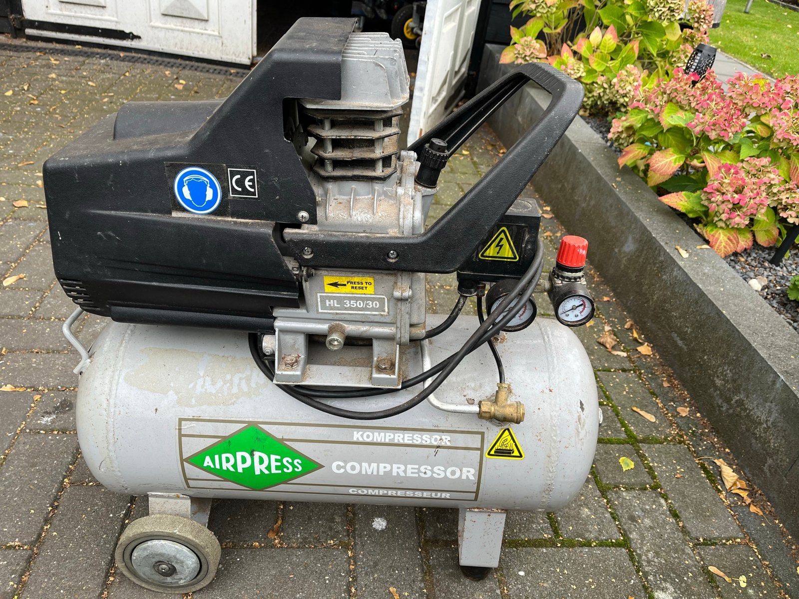 Airpress Compressor HL 350/30 - Defect, Doe-het-zelf en Verbouw, Gebruikt, 6 tot 10 bar, Ophalen of Verzenden, Minder dan 200 liter/min