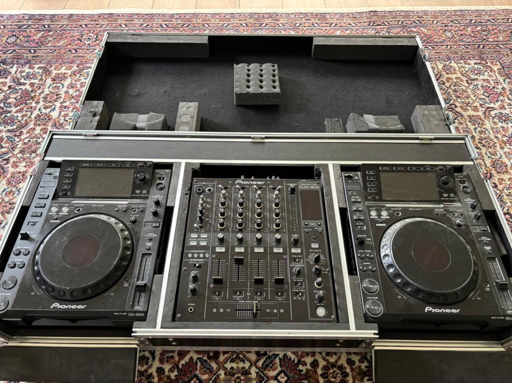 2x Pioneer CDJ2000 & DJM800 incl flightcase en bekabeling, Ophalen, Gebruikt, Dj-set, Pioneer