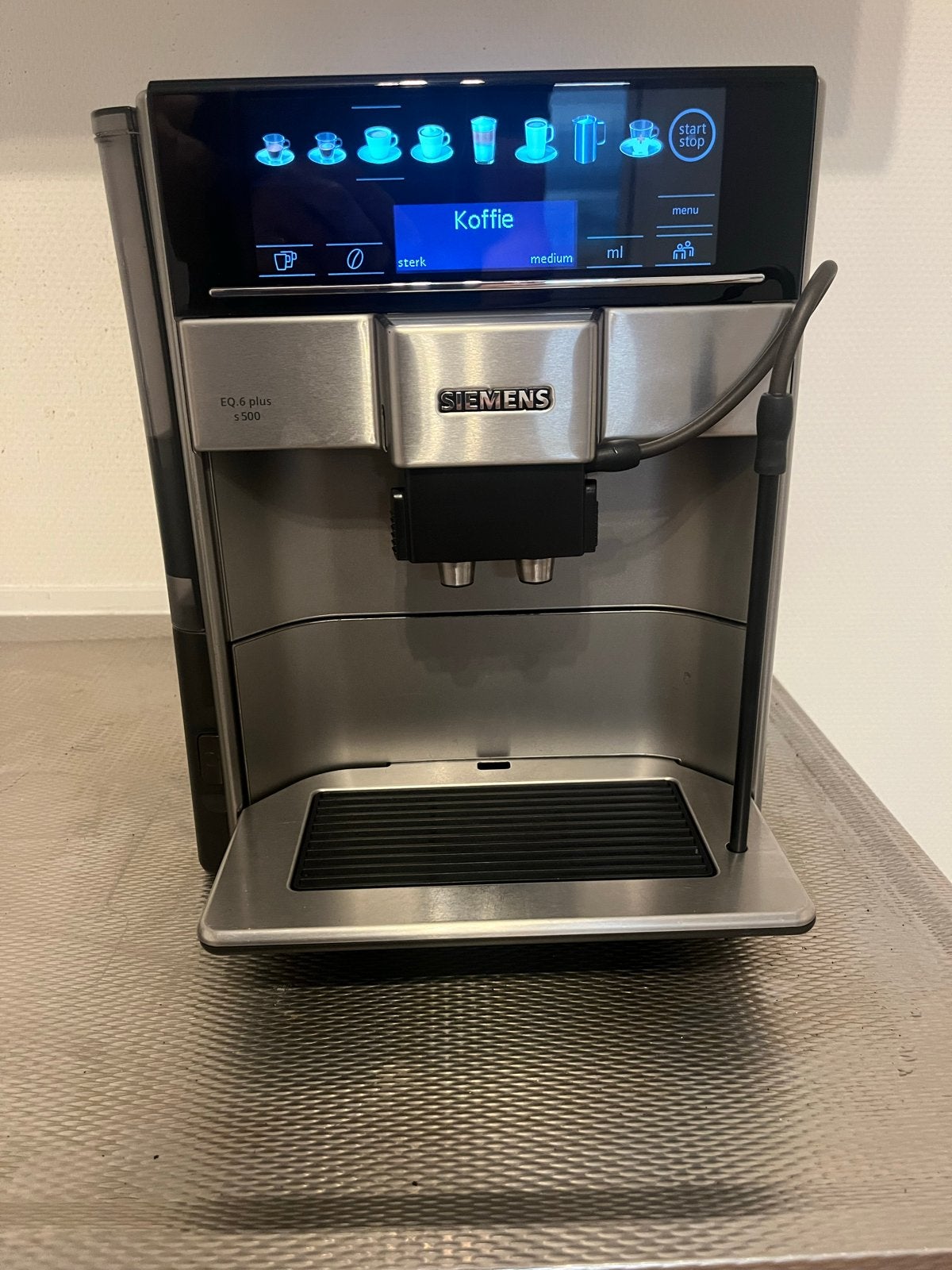 Siemens EQ.6 plus s500 volautomatische koffiemachine, Witgoed en Apparatuur, Koffiezetapparaten, Afneembaar waterreservoir, Gebruikt