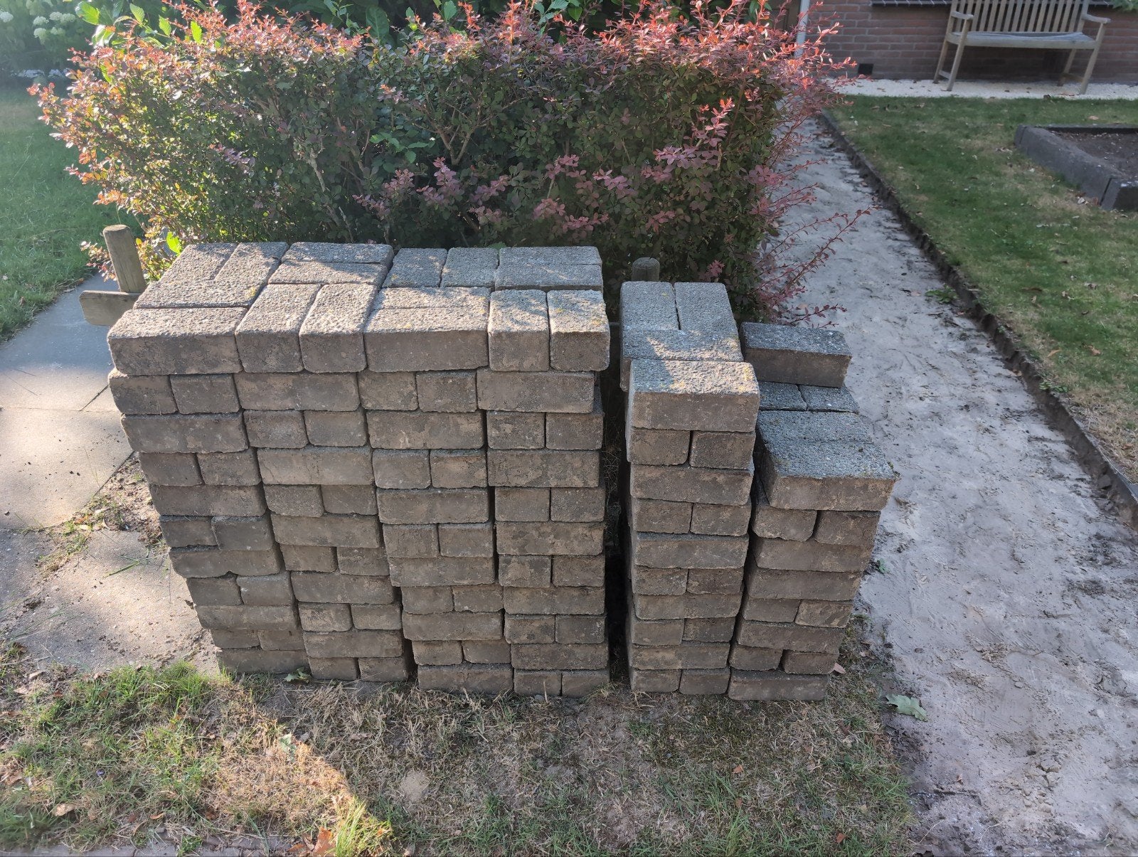 Gebruikte betonnen klinkers voor tuin of oprit, Ophalen, Gebruikt, Klinkers, 10 m² of meer