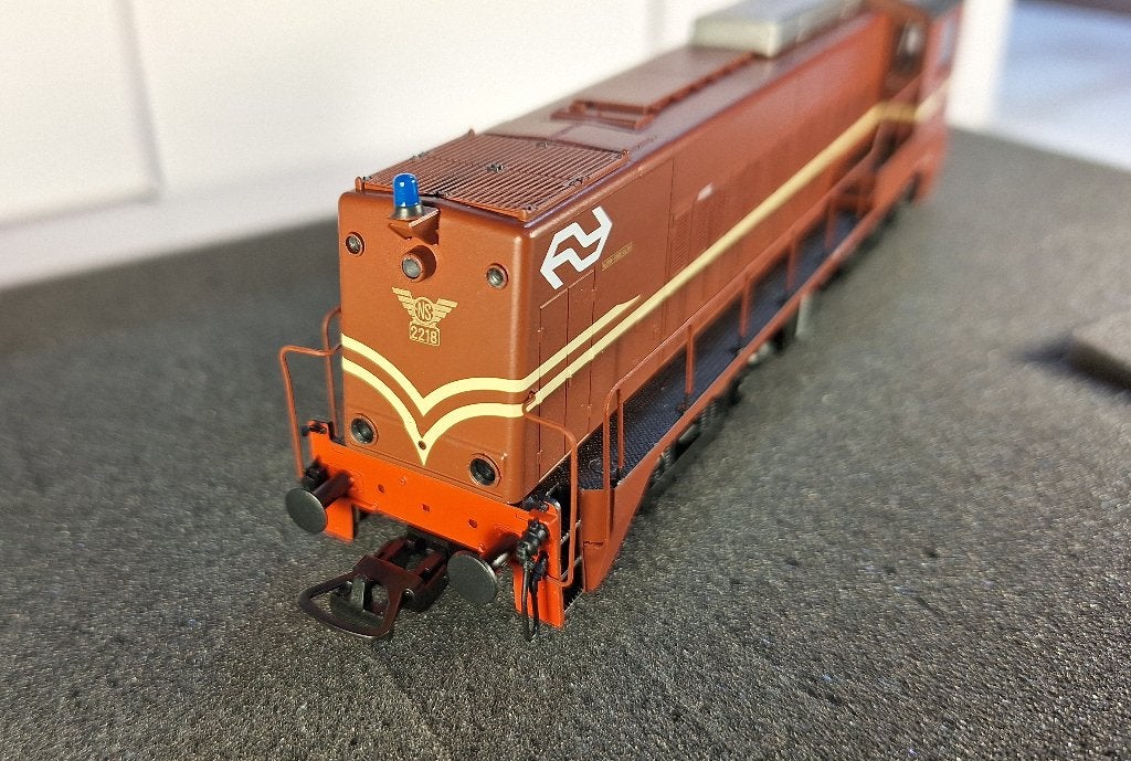 PIKO NS diesellocomotief 2218, Hobby en Vrije tijd, Nieuw, NS, Gelijkstroom, Locomotief