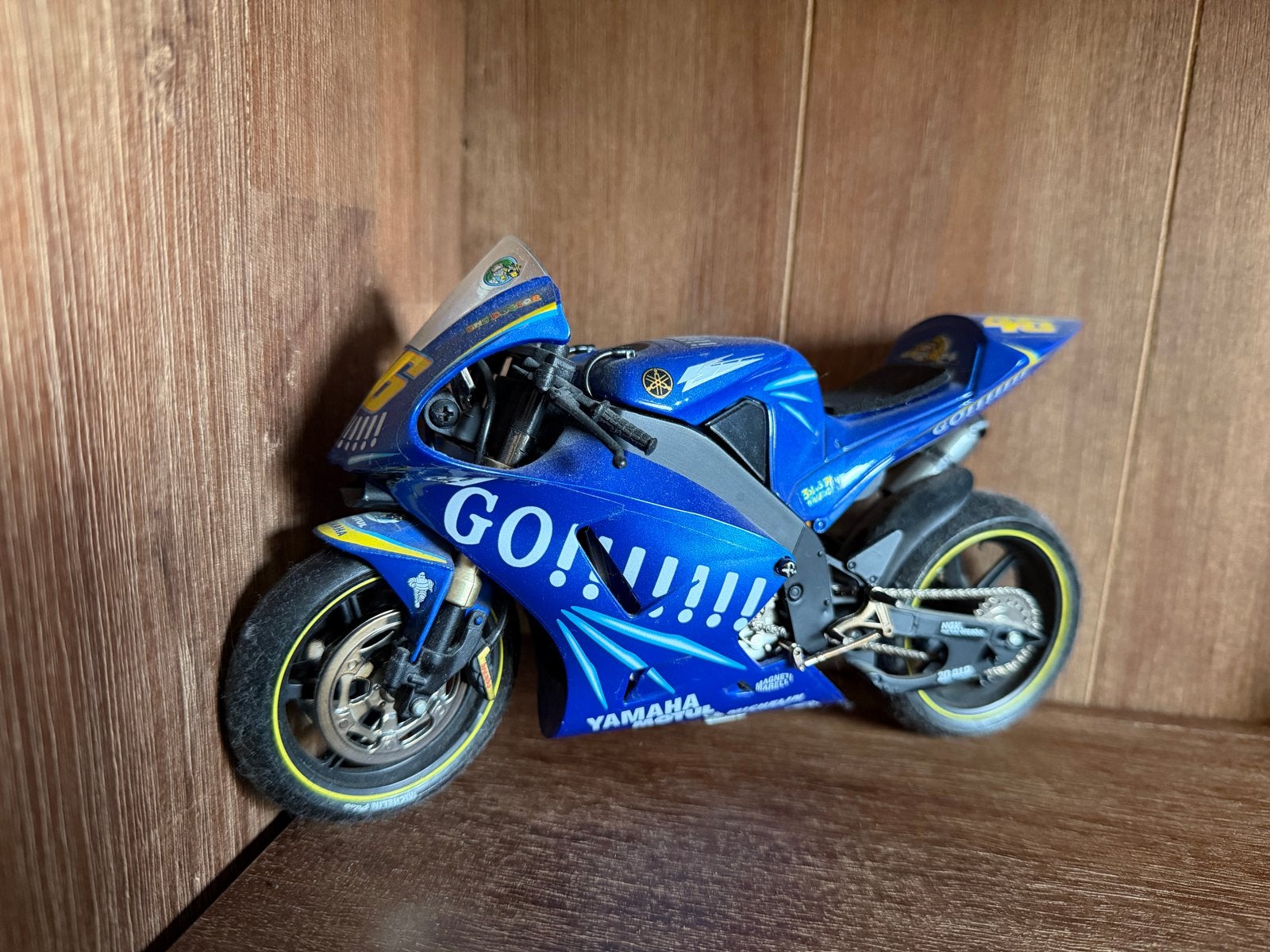 Modelmotor Yamaha YZR-M1 Valentino Rossi 46, Ophalen of Verzenden, Zo goed als nieuw, Overige typen