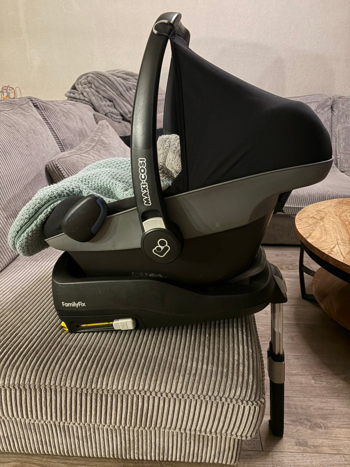 Maxi cosi pebble met isofix en autostoel pearl, Ophalen, Gebruikt, 0 t/m 18 kg, Zijbescherming