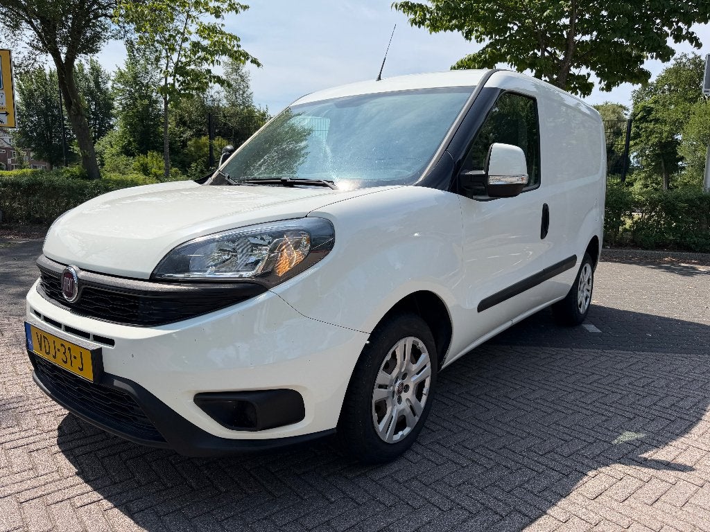 Fiat Doblo Cargo GB 1.6 MJ 105pk L1h1 2019 - 1ste EIG., Voorwielaandrijving, Dealer onderhouden, Stof, 4 cilinders