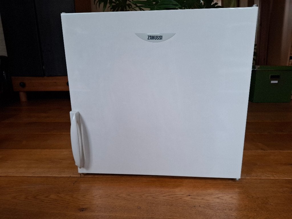 Diepvries, tafel model, Witgoed en Apparatuur, Ophalen, Minder dan 85 cm, 45 tot 60 cm, Met vriesvak