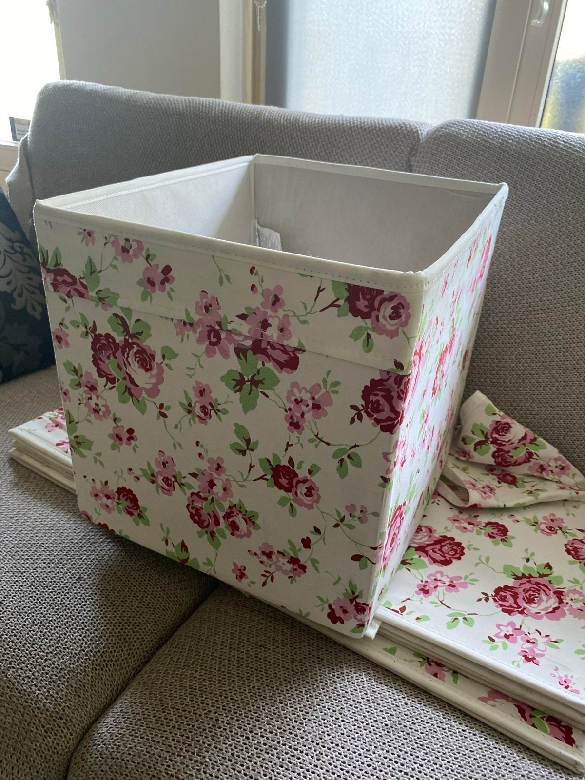 4x Opbergboxen “Dröna” van IKEA met rozenprint, Huis en Inrichting, Woonaccessoires | Kisten, Zo goed als nieuw, 5 – 50, Minder dan 50 cm