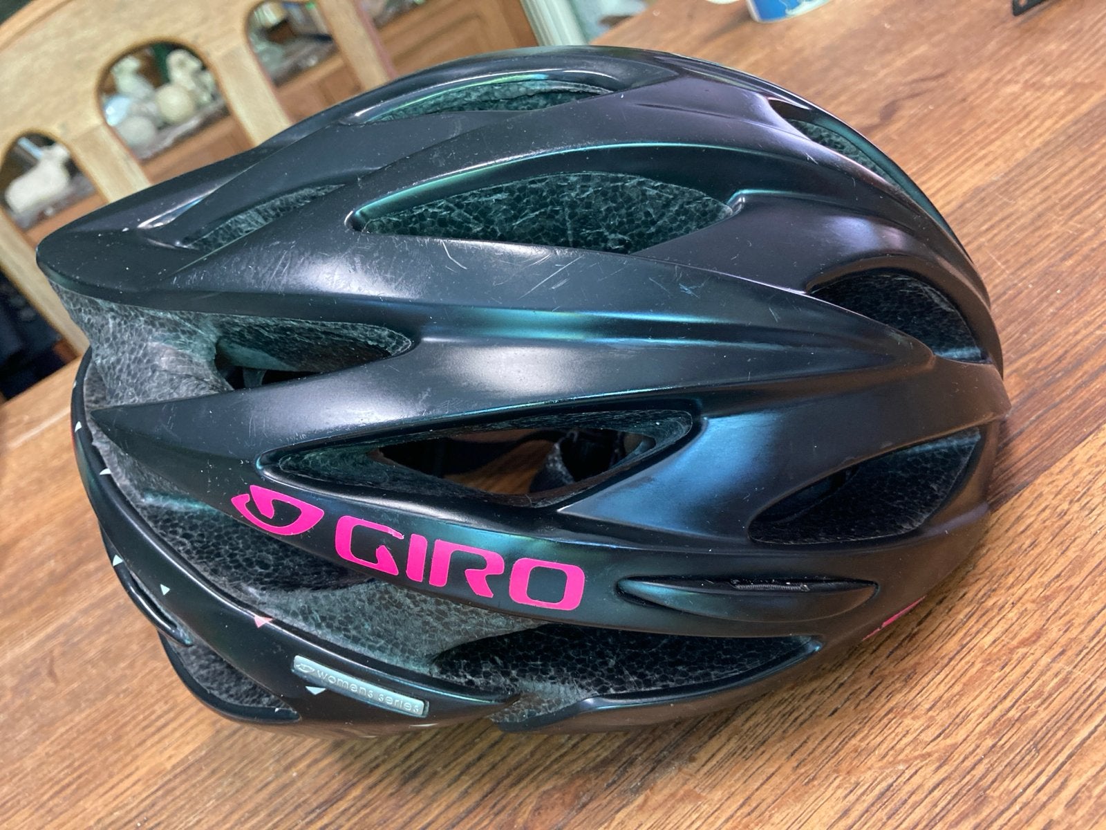 Giro fietshelm - Zwart met roze accenten, Ophalen of Verzenden, Gebruikt, Overige maten, Heer of Dame
