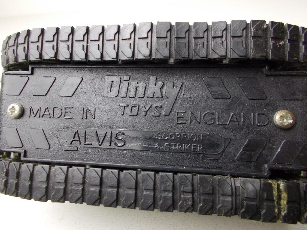 1974 Dinky Toys 691 STRIKER ANTI TANK VEHICLE + RUPSBND! -C-, Ophalen of Verzenden, Gebruikt, Bus of Vrachtwagen, Dinky Toys