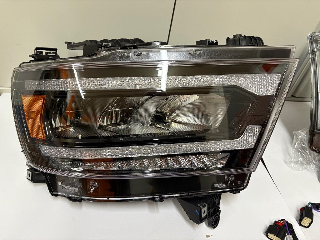 RAM 1500 USA FULL LED KOPLAMPEN, Auto-onderdelen, Ophalen, Nieuw, Amerikaanse onderdelen