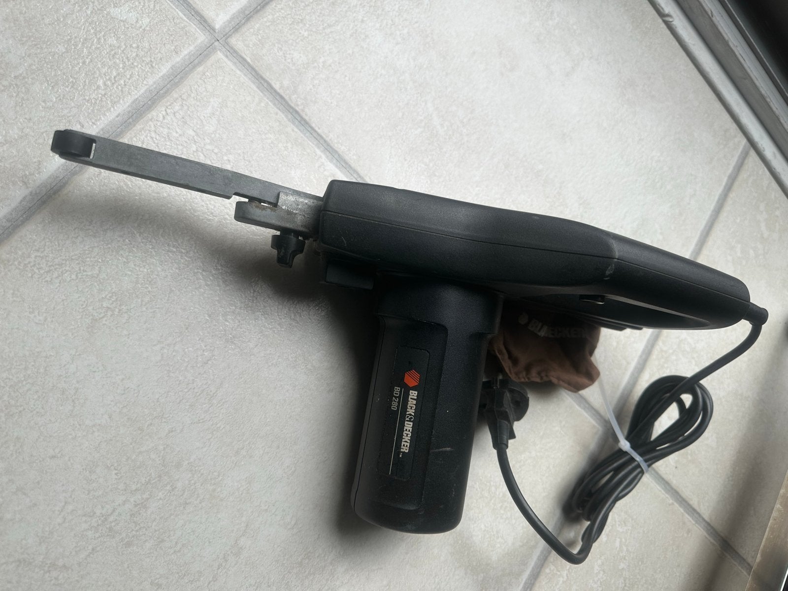 Black & Decker BD280 Bandschuurmachine 300W, Ophalen, Gebruikt, Minder dan 600 watt, Bandschuurmachine