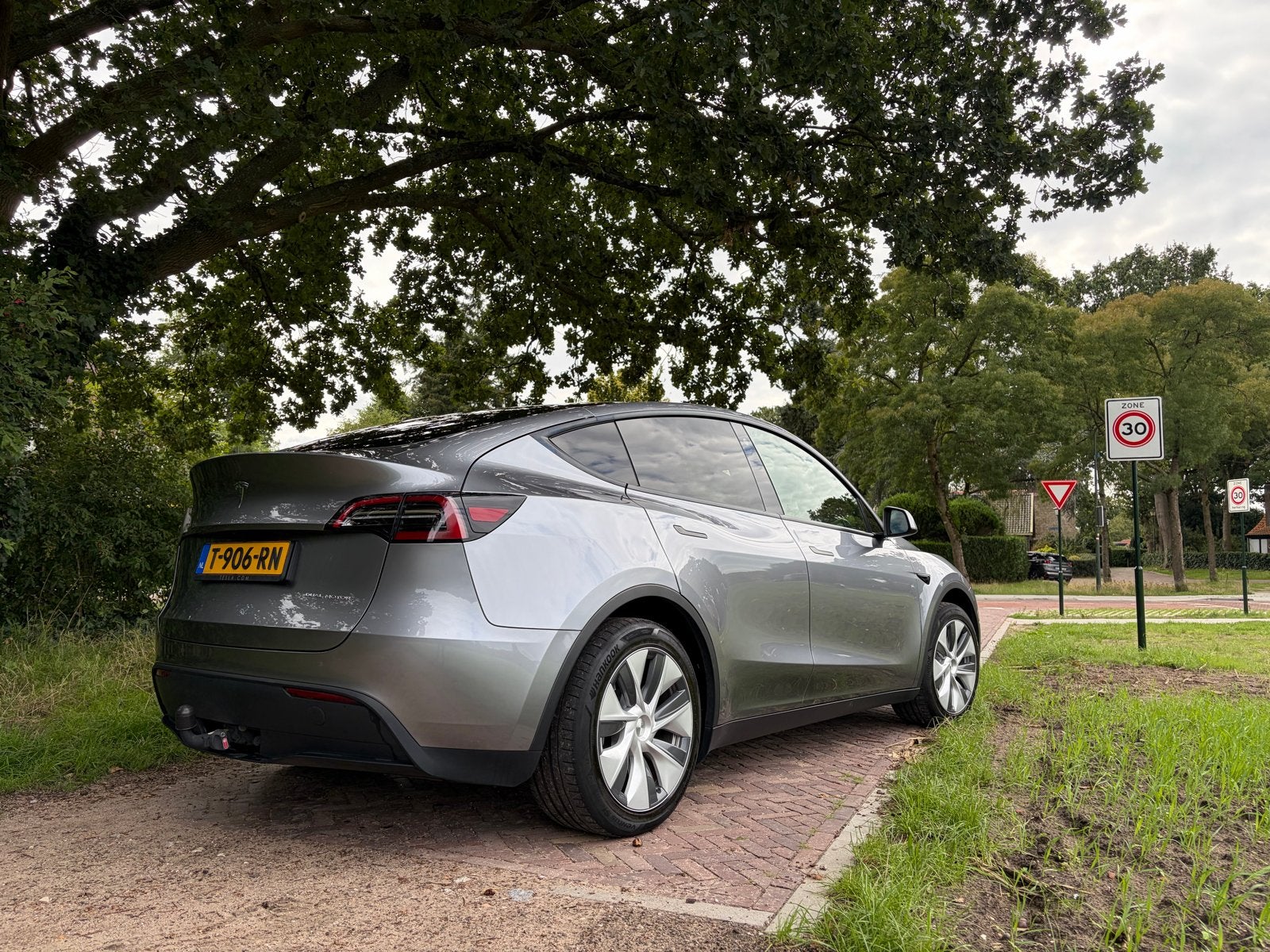 Foto 4 van Tesla Model Y Long Range AWD | BTW | 1e eigenaar | Trekhaak