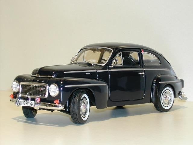 Revell . Volvo. PV544 kattenrug blauw schaal 1:18 miniatuur., Hobby en Vrije tijd, Modelauto's | 1:18, Ophalen of Verzenden, Nieuw