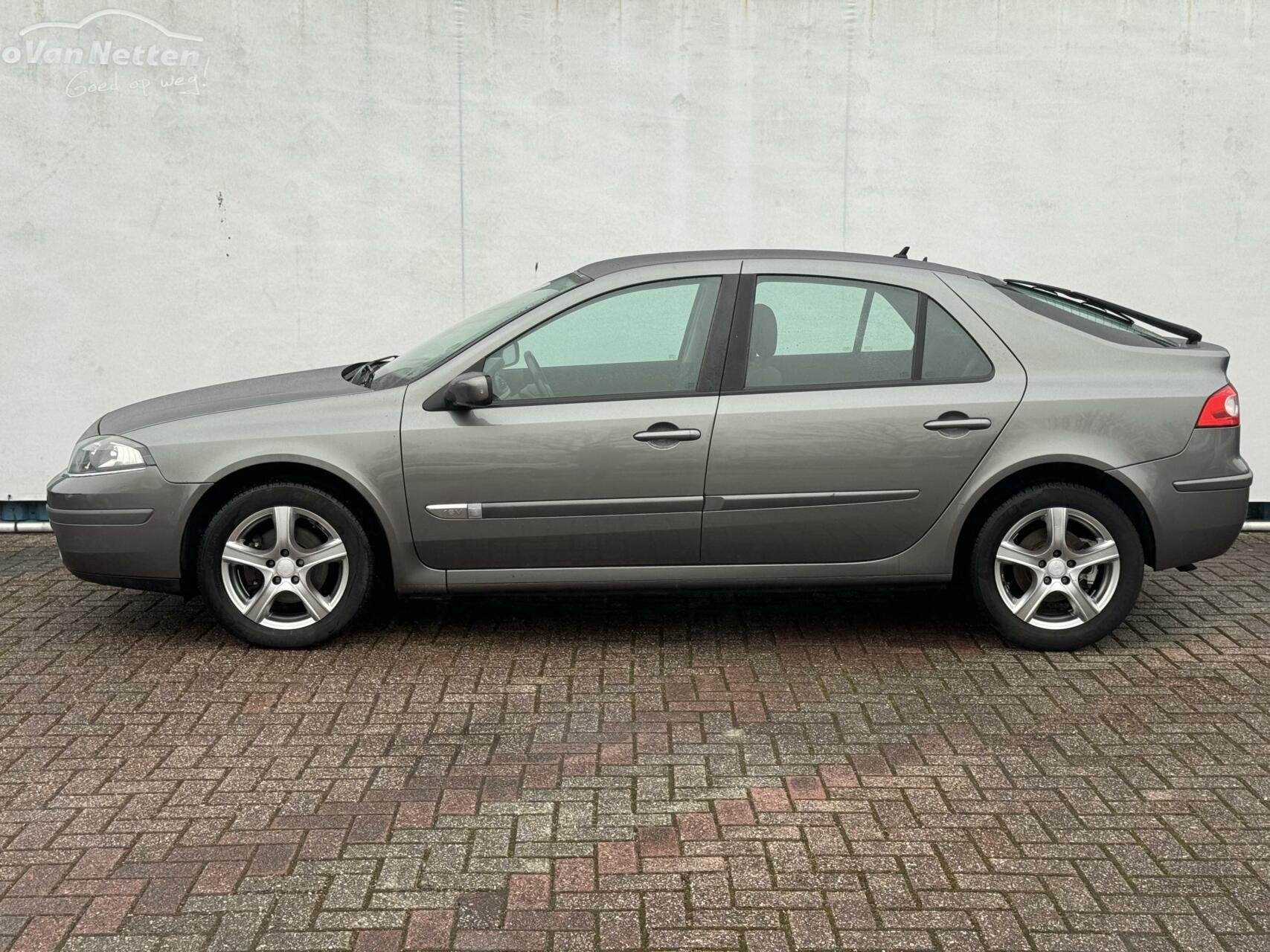 Renault Laguna 1.6-16V 112pk, Clima, Gr.Navi,Lmv,Tech Line, Laguna, Stof, Gebruikt, Zwart