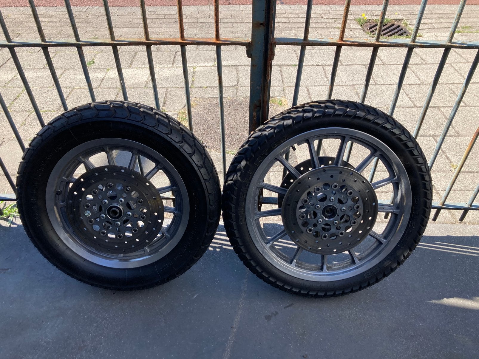 Harley Davidson FXR Dyna 13 spoke MAG wheels 16 & 19 inch, Motoren, Ophalen, Gebruikt