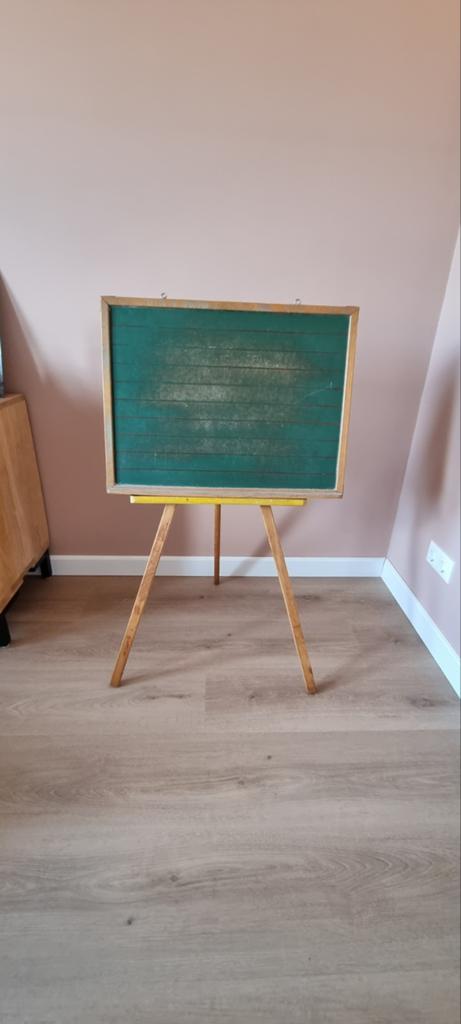 Vintage houten krijtbord / schoolbord op standaard of ezel, Diversen, Schoolborden, Ophalen, Gebruikt, Krijtbord