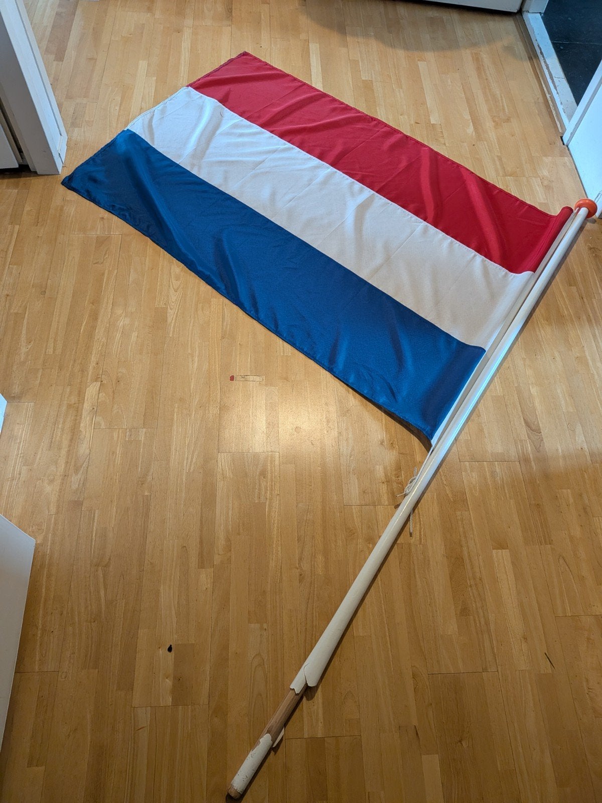 Nederlandse vlag met vlaggenstok, Ophalen, Zo goed als nieuw