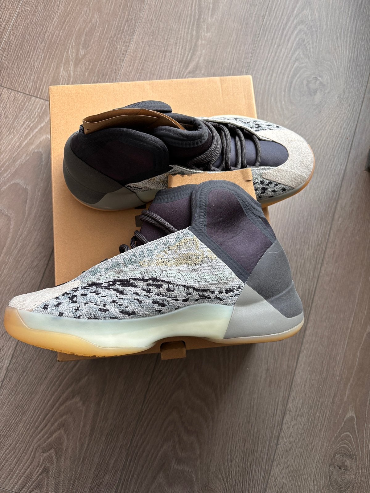 Yeezy QNTM sneakers, Ophalen of Verzenden, Nieuw, Overige kleuren, Sneakers of Gympen