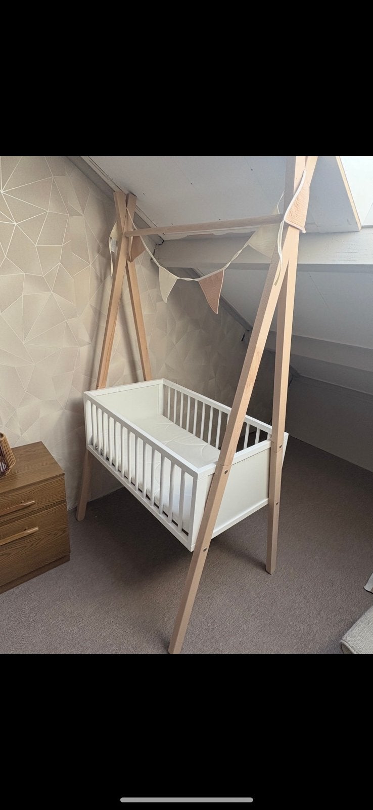 Tipi wieg nieuw! Inclusief matras, Kinderen en Baby's, Ophalen, Zo goed als nieuw, Wieg