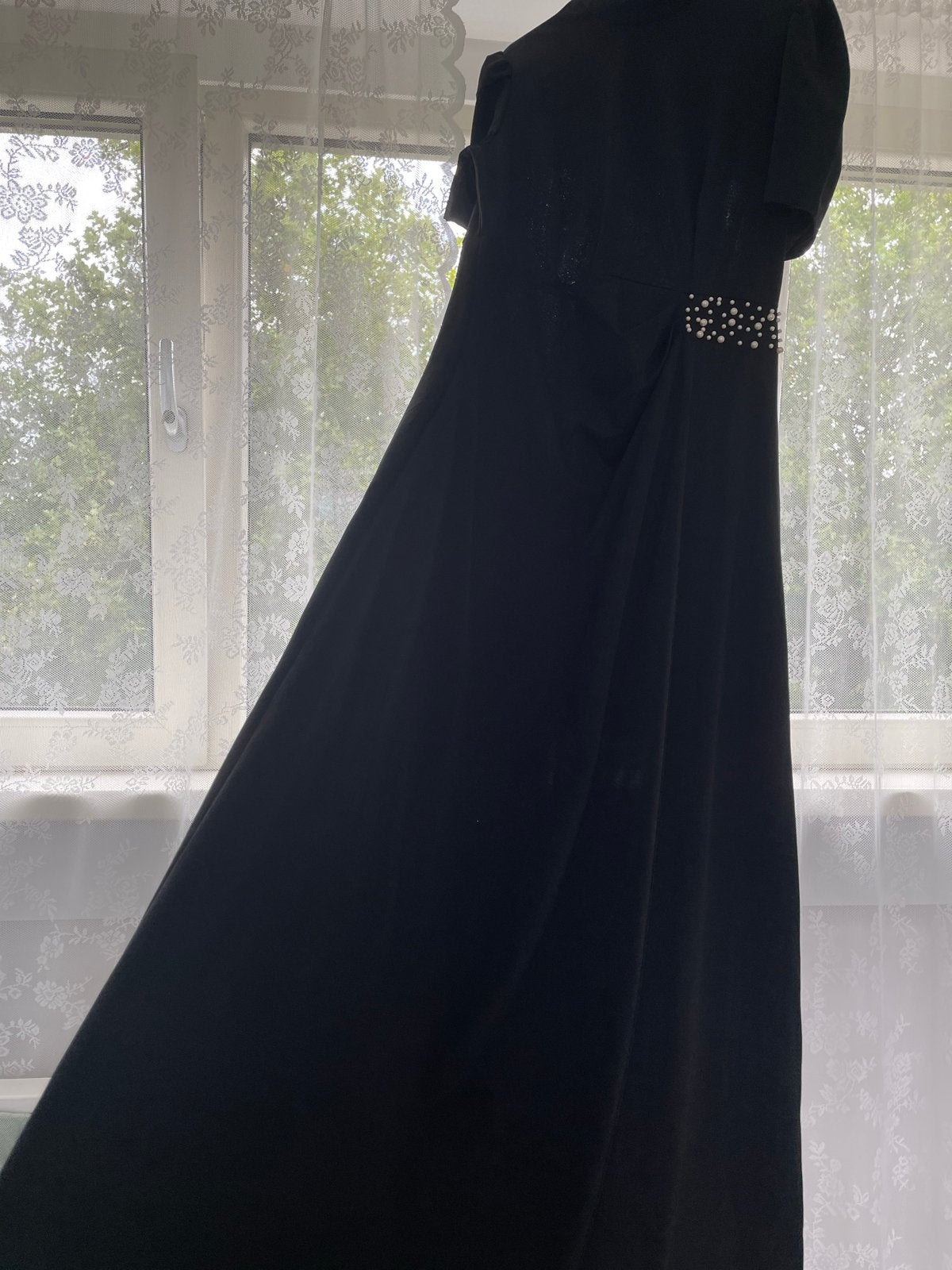 Elegante feestjurk met parels - Maat 42, Kleding | Dames, Zwart, Maat 42/44 (L), Ophalen of Verzenden, Gedragen