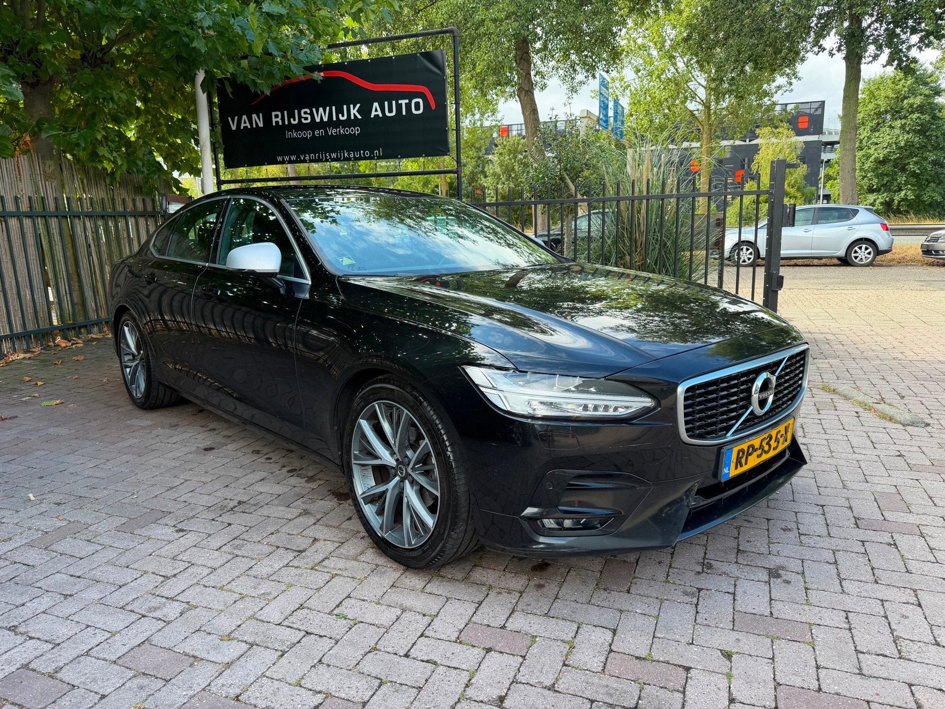 Volvo S90 2.0 D3 R-Design Xenon Leder 9790NETTO Pdc, Auto's, Volvo, Automatische klimaatregeling, Euro 6, 4 cilinders, Origineel Nederlands