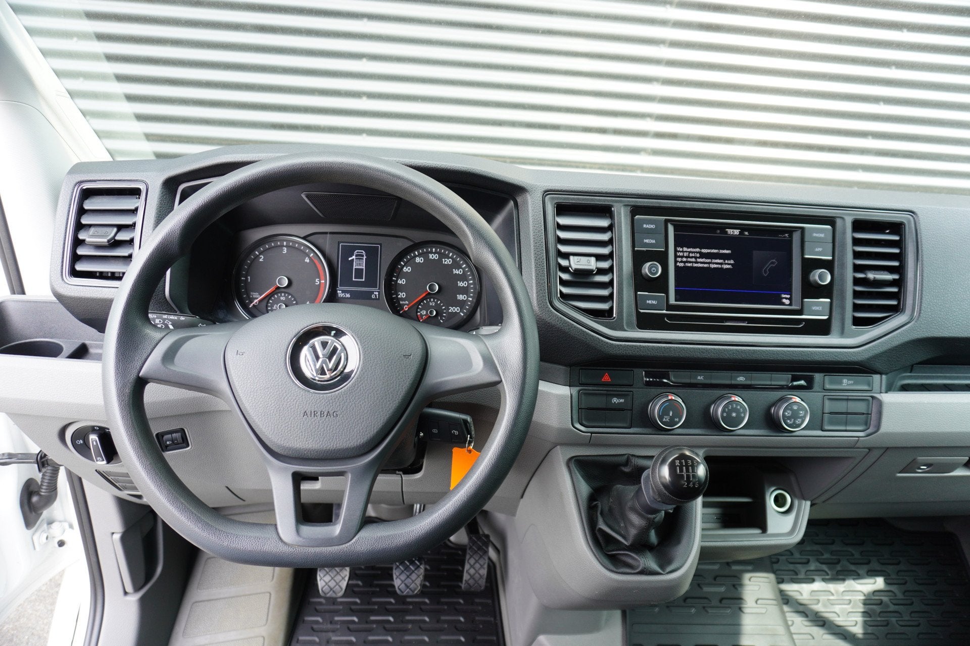 Volkswagen Crafter 140pk Open laadbak Dubbele cabine Trekhaa, Gebruikt, Euro 6, 4 cilinders, Volkswagen