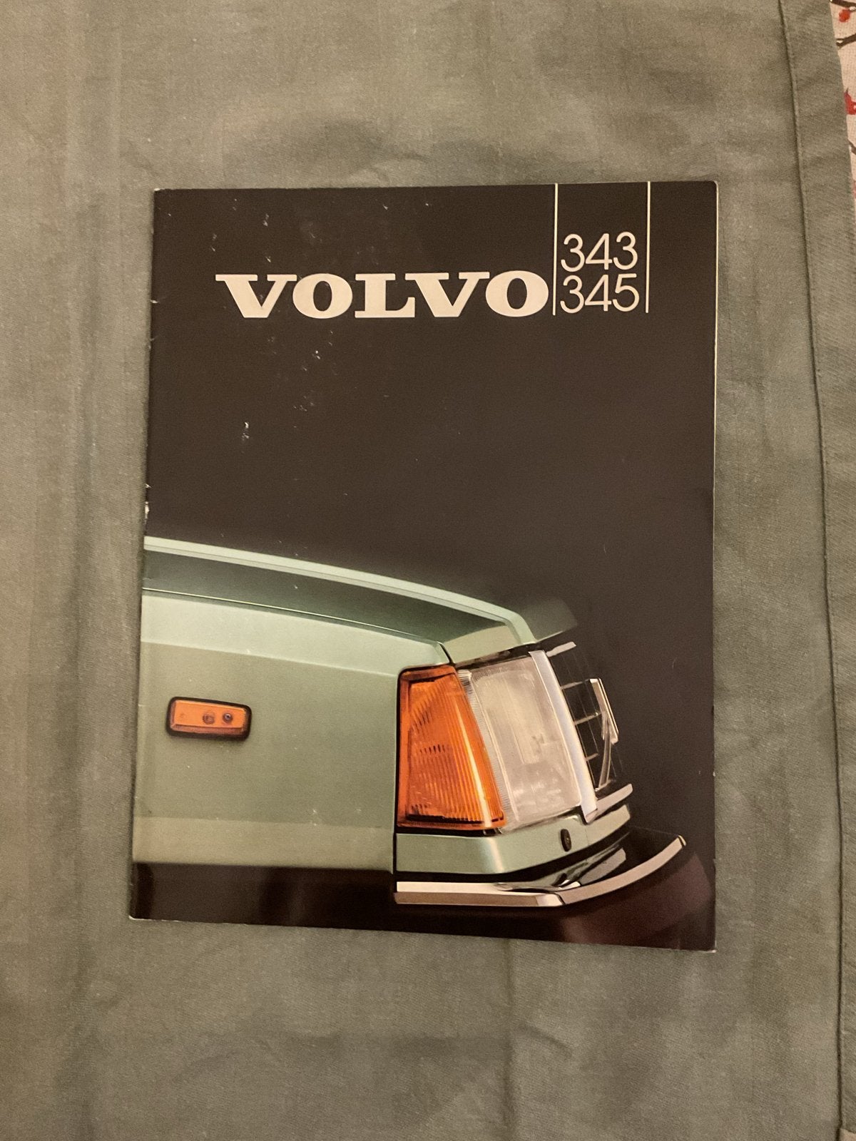 Volvo 343 345 brochure uit 1982, Ophalen of Verzenden, Zo goed als nieuw, Volvo