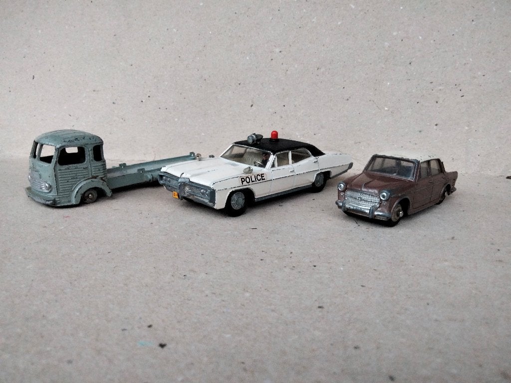 dinky -toys  = truck + car model, Ophalen of Verzenden, Gebruikt, Auto, Dinky Toys