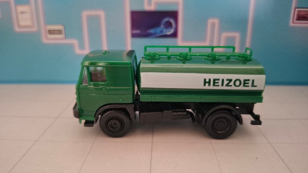Igra 1:87 LIAZ 100 tankwagen Heizoel, Ophalen of Verzenden, Gebruikt, Bus of Vrachtwagen, Overige merken