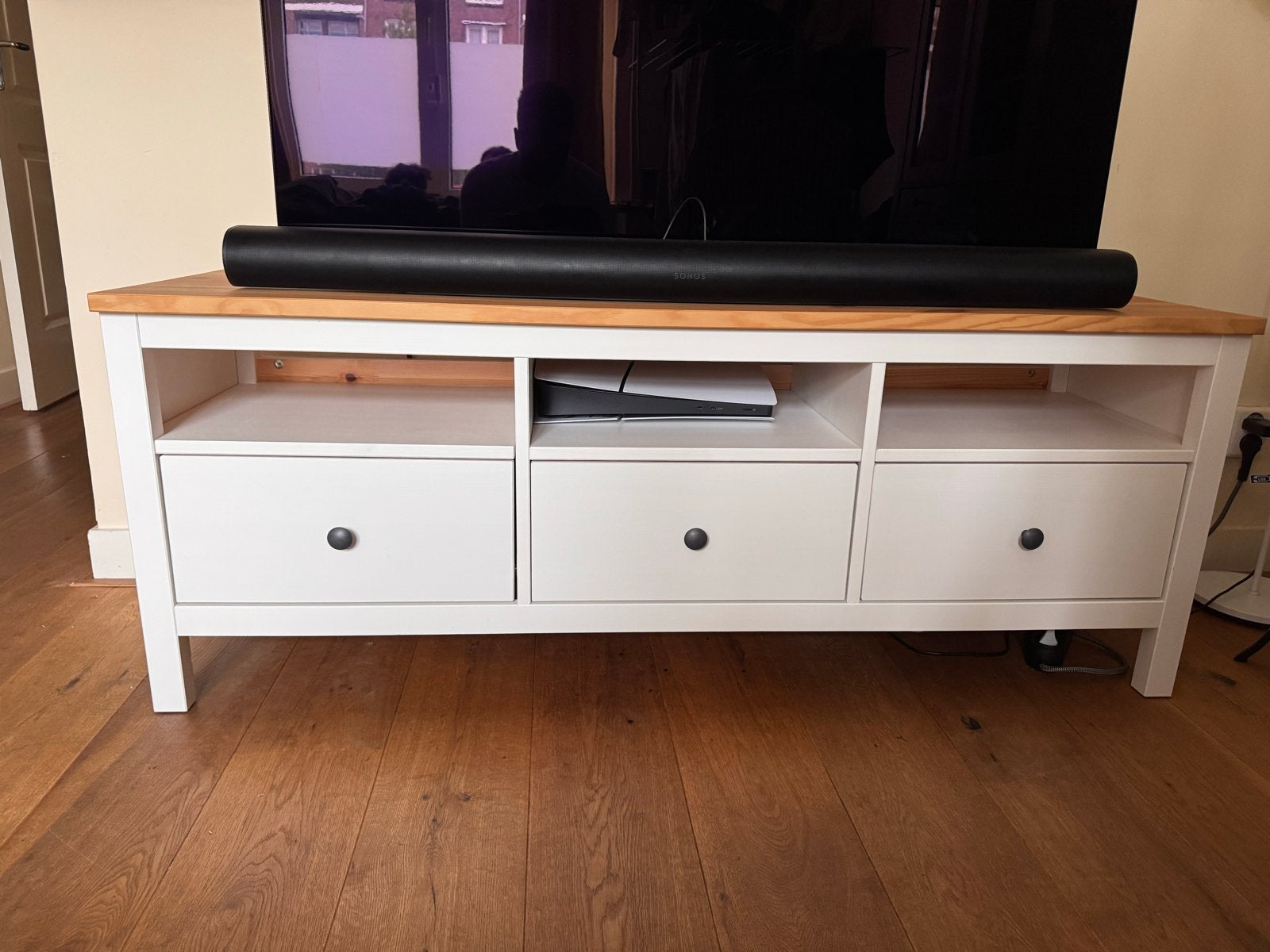 IKEA HEMNES TV-meubel wit met lichtbruin houten blad, Huis en Inrichting, Ophalen, Zo goed als nieuw, Minder dan 100 cm, 25 tot 50 cm