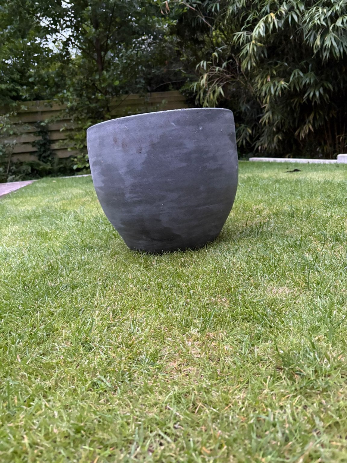 Grote antraciet bloempot / plantenbak voor binnen, Ophalen, Overige materialen, Gebruikt, Rond