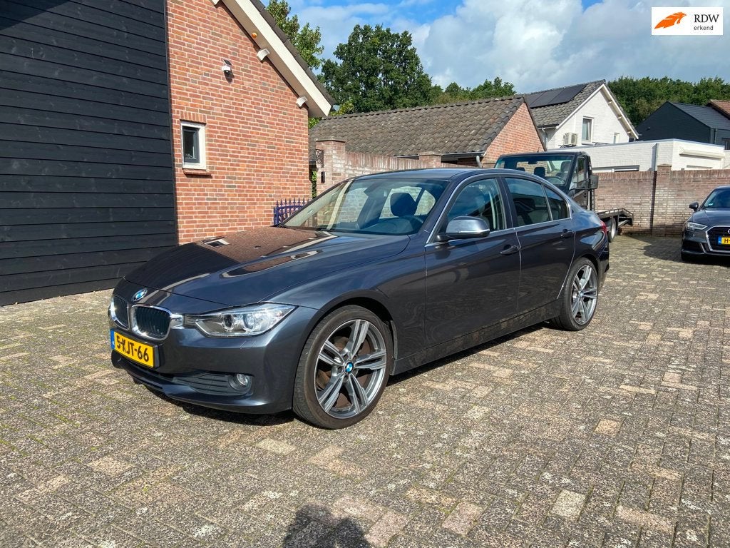 BMW 3-serie 320i EfficientDynamics Edition Executive navi/cl, Achterwielaandrijving, Gebruikt, Euro 6, 4 cilinders