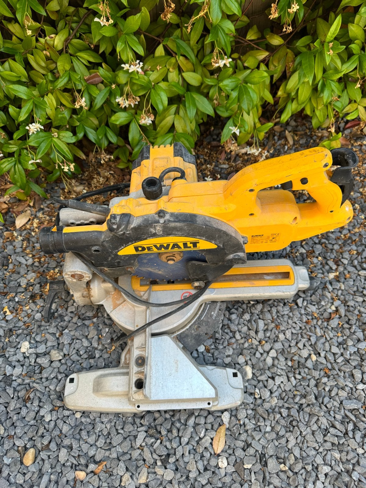 DeWalt Afkortzaag - Krachtig en Betrouwbaar, Ophalen, Gebruikt, 70 mm of meer, Afkortzaag