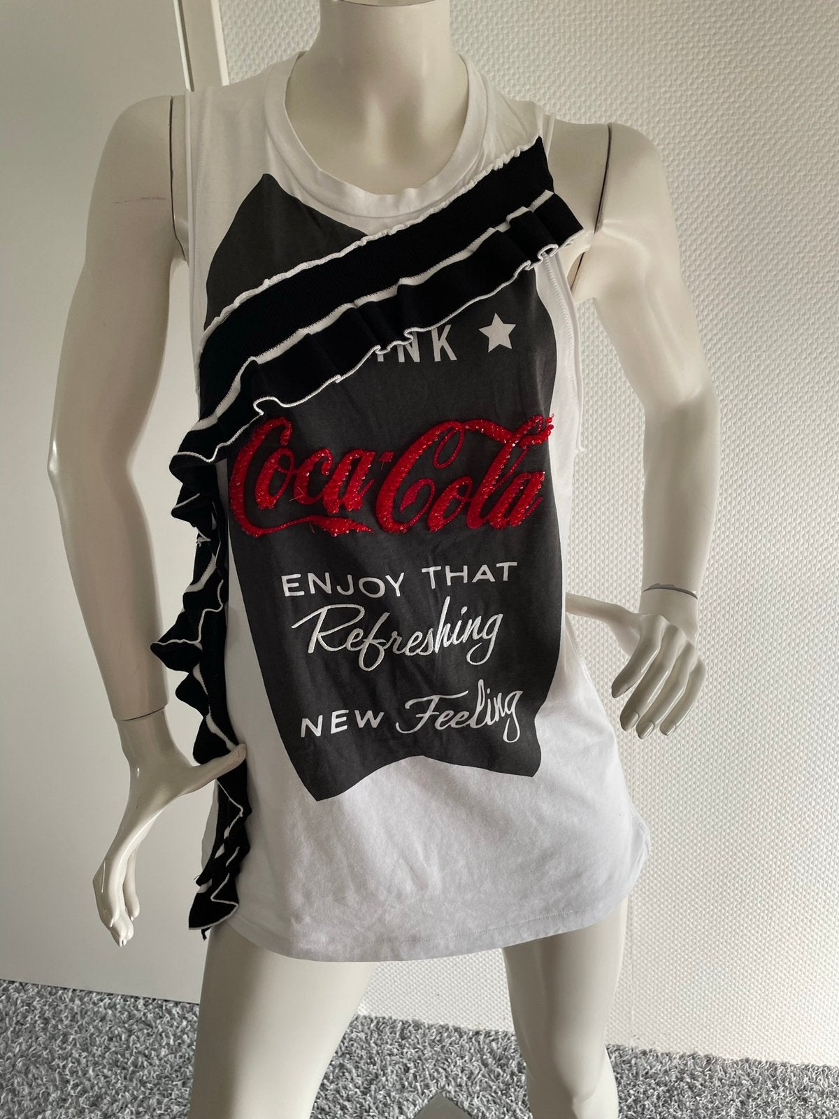 Pinko shirt met cola opdruk maat m, Maat 38/40 (M), Wit, Ophalen of Verzenden, Zo goed als nieuw