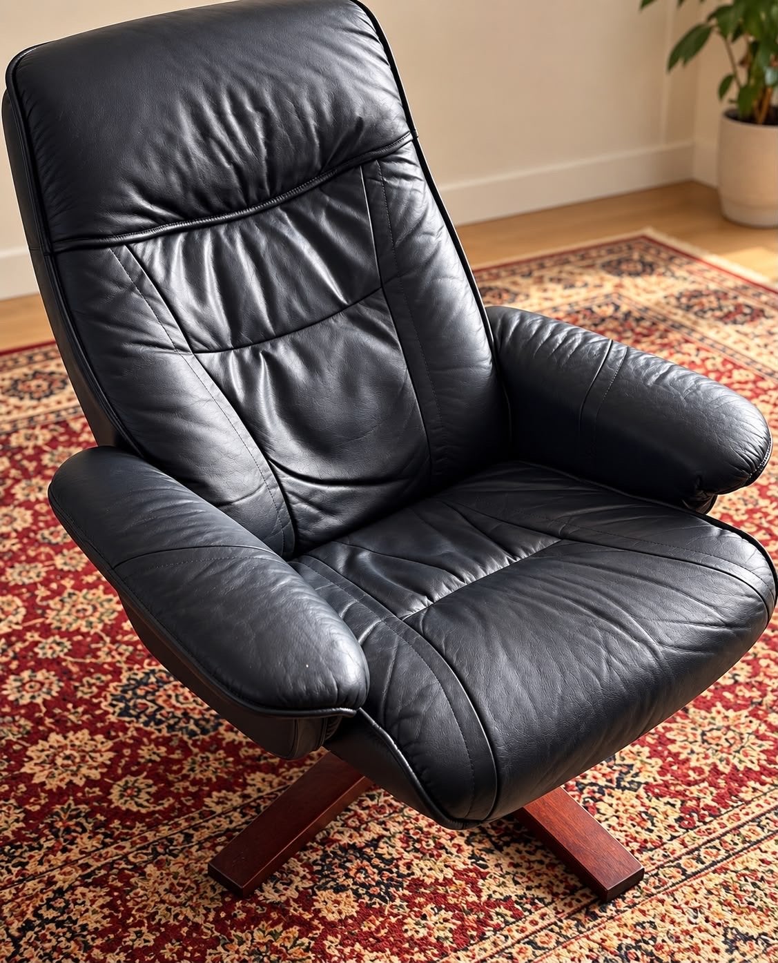 Gratis af te halen: Blauw/ Zwarte leren fauteuil, Ophalen, Gebruikt, Zwart, Leer