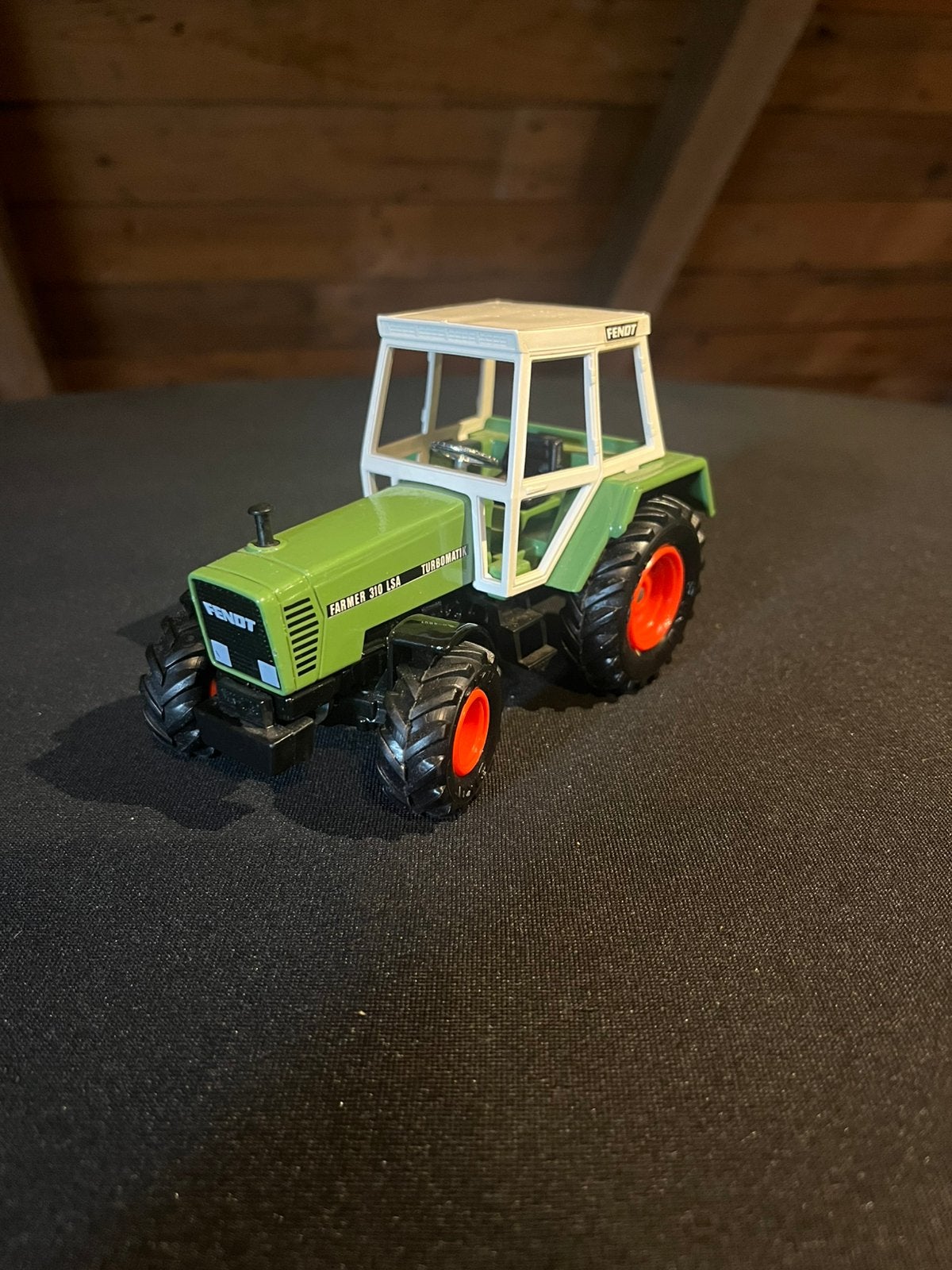 Siku Fendt Farmer 310 LSA Turbomatik 1:32, Ophalen of Verzenden, Zo goed als nieuw, Tractor of Landbouw, Overige merken