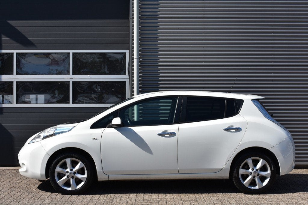 Nissan LEAF ACENTA 30 KWH / €249,- P/M LEASE / CARPLAY / C, Gebruikt, Wit, Leaf, Lease