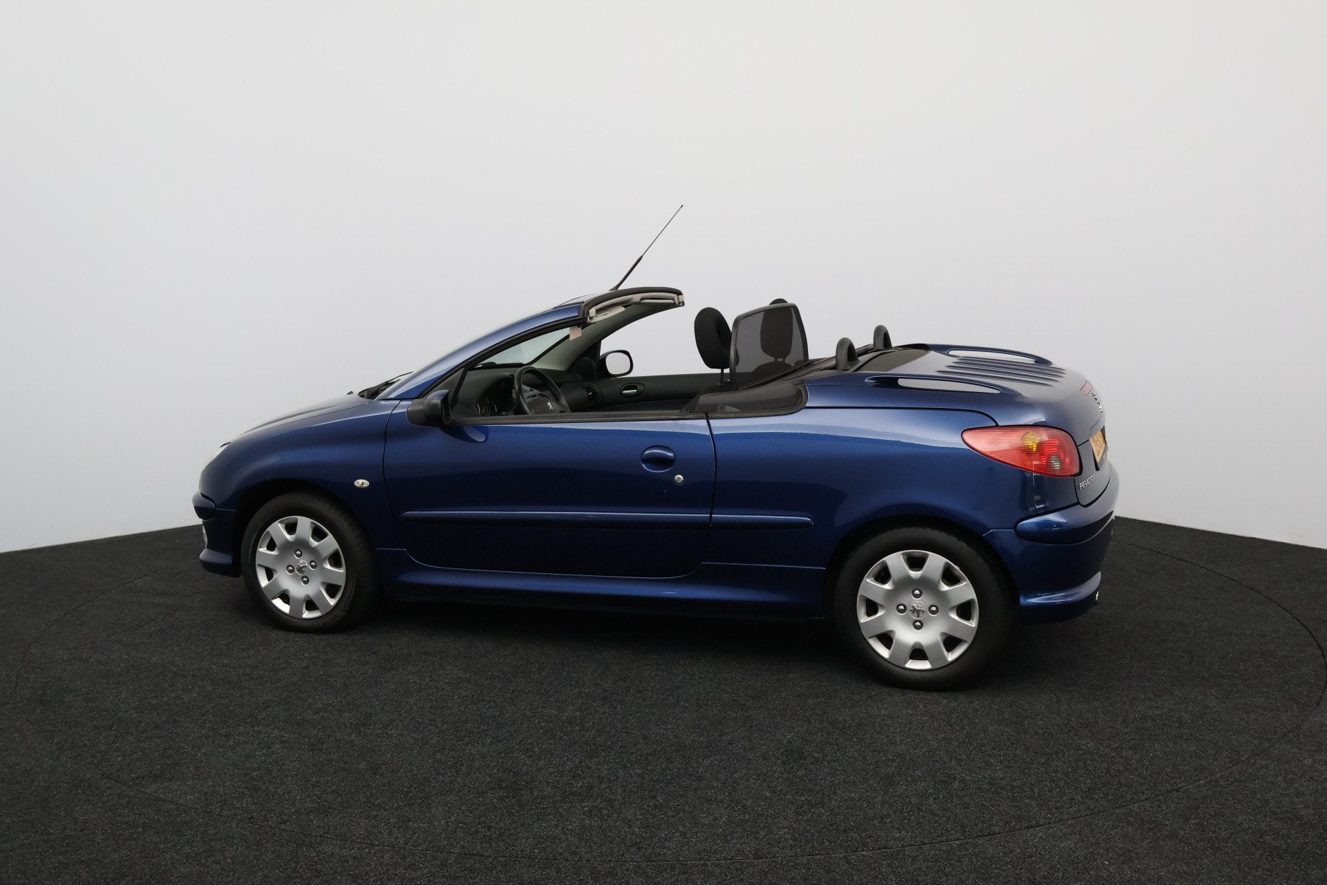 Peugeot 206 CC 1.6-16V/ Automaat/ Wind-Scherm/ Elek.Ramen/ C, Auto's, Stof, Gebruikt, Zwart, 4 cilinders